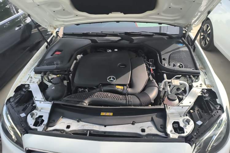 Used Mercedes-Benz E-Class 2019 E 260 Sport Edition Engine Bay
