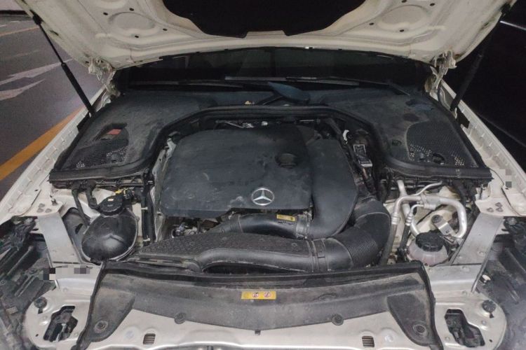 Used Mercedes-Benz E-Class 2019 E 260 L Engine Bay