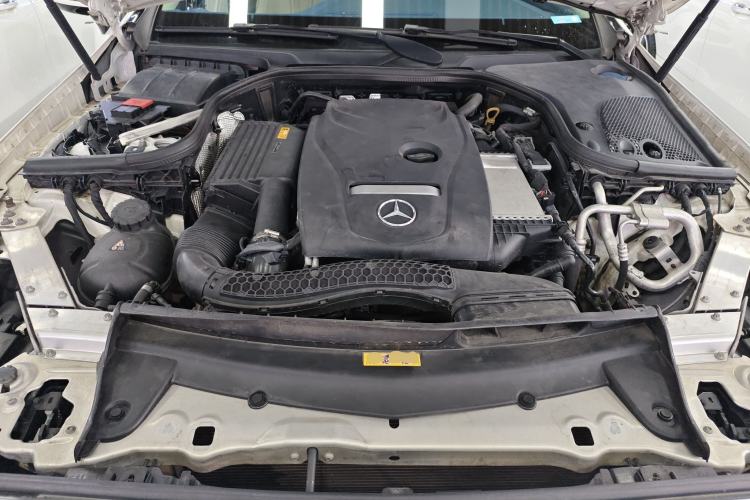 Used Mercedes-Benz E-Class 2019 E 200 Coupe Engine Bay
