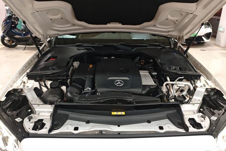 Used Mercedes-Benz E-Class 2019 E 200 Coupe Engine Bay