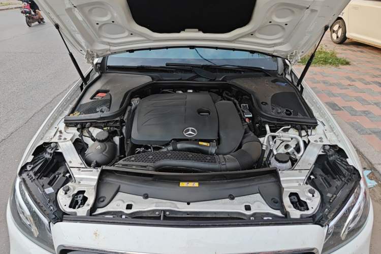 Used Mercedes-Benz E-Class 2019 E 260 Sport Edition Engine Bay