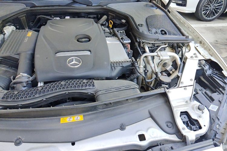 Used Mercedes-Benz E-Class  Engine Bay Left