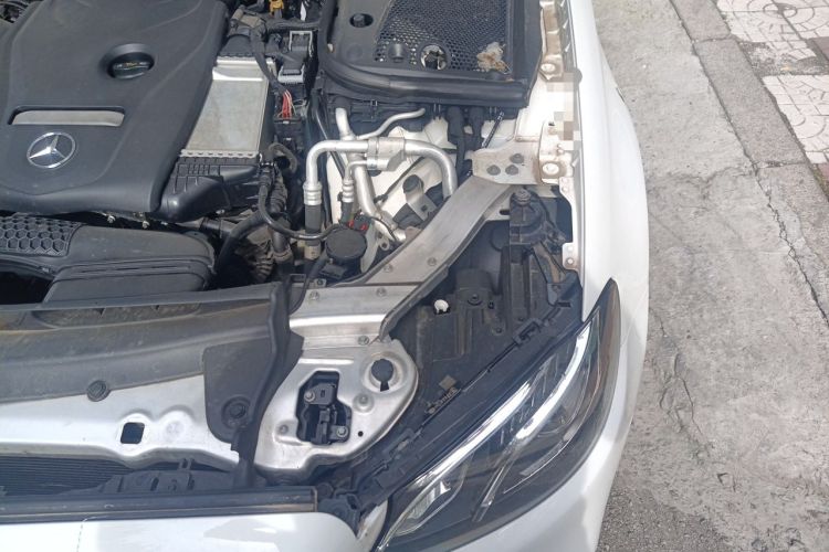 Used Mercedes-Benz E-Class 2019 E 300 L Sporty and Stylish Model Engine Bay Left