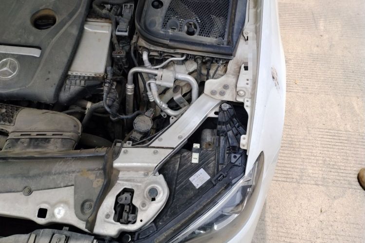 Used Mercedes-Benz E-Class 2019 E 200 Coupe Engine Bay Left