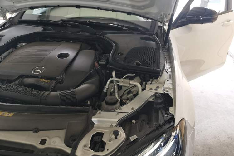 Used Mercedes-Benz E-Class 2019 E 260 Sport Edition Engine Bay Left