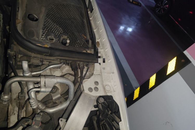 Used Mercedes-Benz E-Class 2019 E 200 L Sport Edition Engine Bay Left
