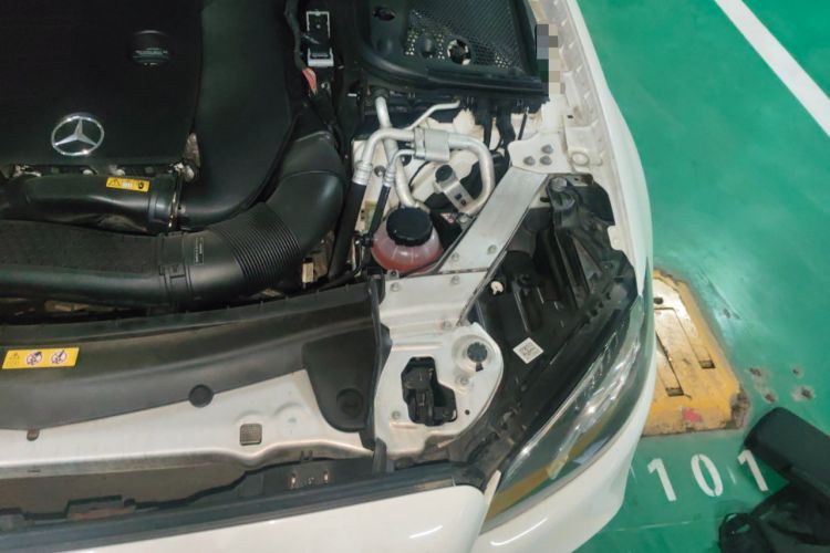 Used Mercedes-Benz E-Class 2019 E 260 Sport Edition Engine Bay Left