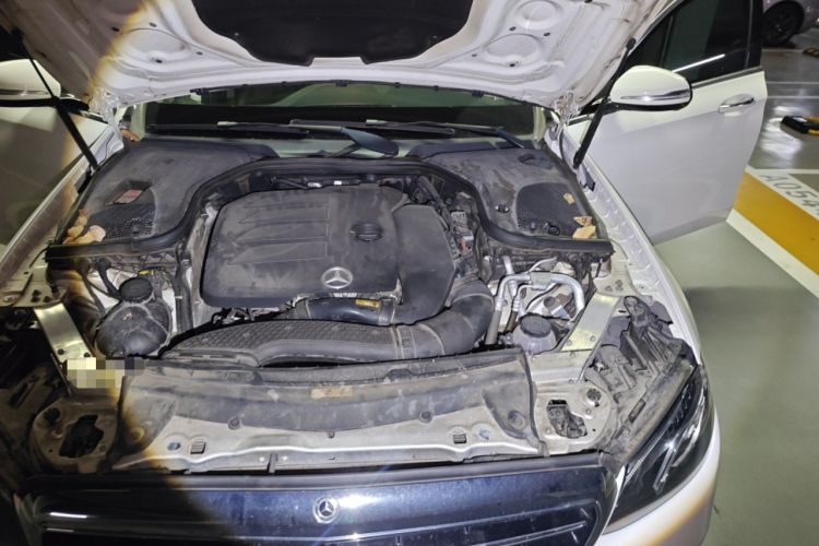 Used Mercedes-Benz E-Class 2019 E 260 L Engine Bay Left