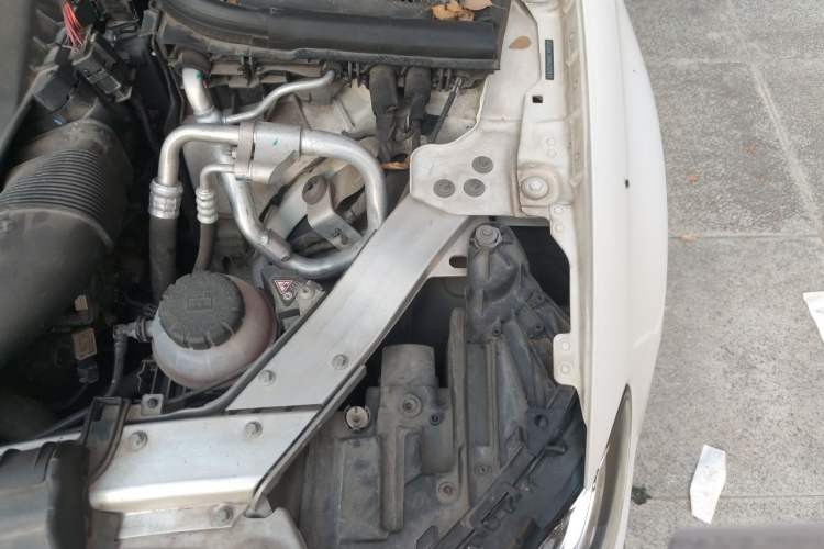Used Mercedes-Benz E-Class 2019 E 260 L Sport Edition Engine Bay Left