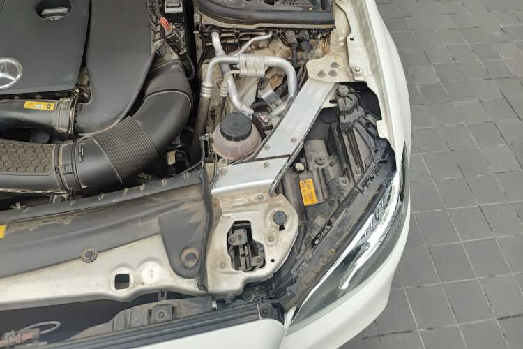 Used Mercedes-Benz E-Class 2019 E 260 Sport Edition Engine Bay Left