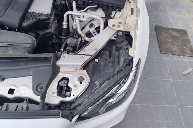 Used Mercedes-Benz E-Class 2019 E 300 L Sport Luxury Edition Engine Bay Left