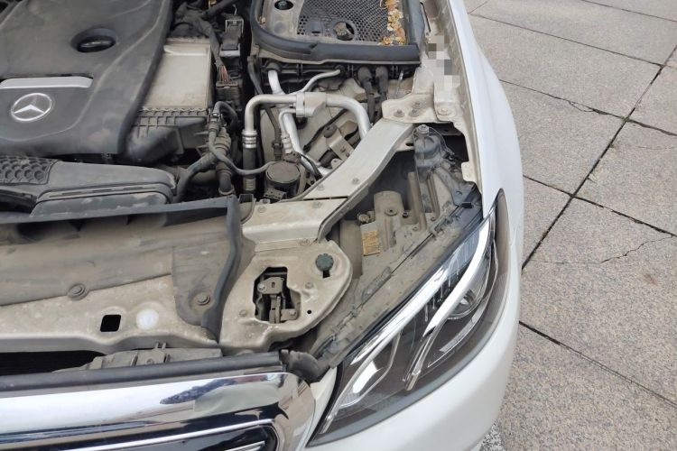 Used Mercedes-Benz E-Class 2019 E 200 L Engine Bay Left