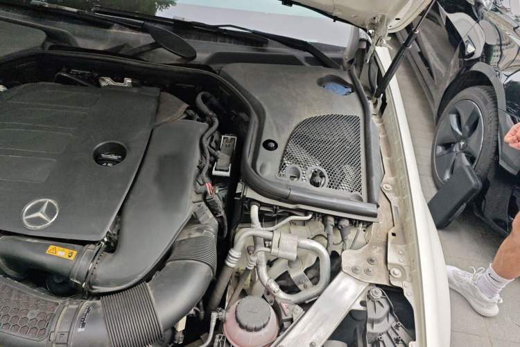 Used Mercedes-Benz E-Class 2019 E 260 Sport Edition Engine Bay Left
