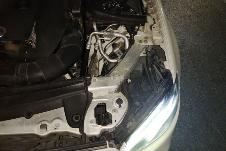 Used Mercedes-Benz E-Class 2019 Restyled E 300 L Sporty and Stylish Edition Engine Bay Left