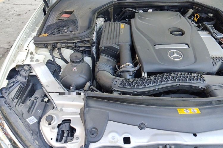 Used Mercedes-Benz E-Class  Engine Bay Right