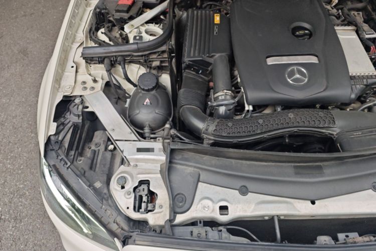 Used Mercedes-Benz E-Class 2019 E 300 L Sport Luxury Edition Engine Bay Right