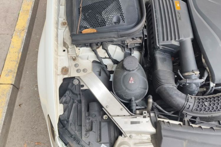 Used Mercedes-Benz E-Class 2019 E 200 Sport Edition Engine Bay Right
