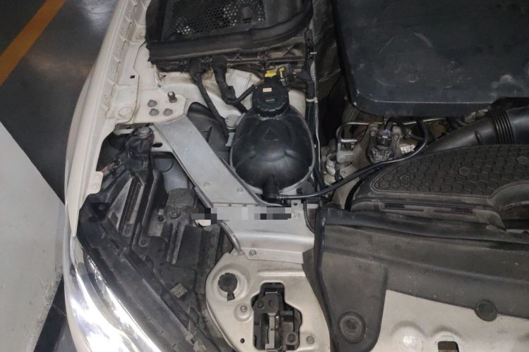 Used Mercedes-Benz E-Class 2019 E 260 L Engine Bay Right