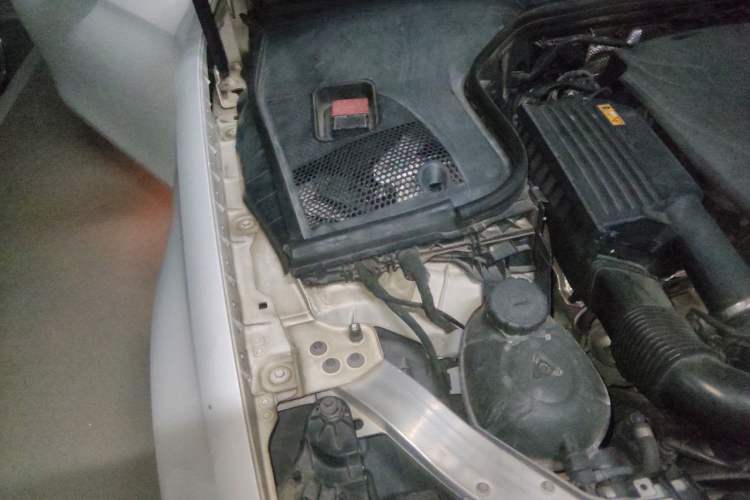 Used Mercedes-Benz E-Class 2019 E 200 L Sport Edition Engine Bay Right