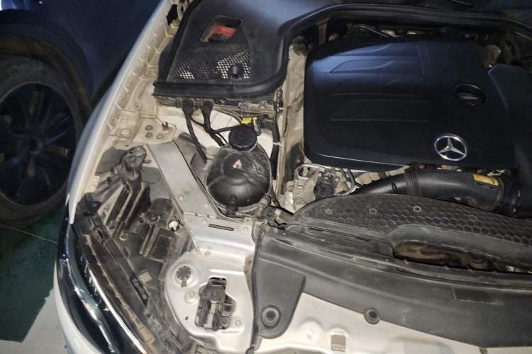 Used Mercedes-Benz E-Class 2019 Restyled E 300 L Sporty and Stylish Edition Engine Bay Right