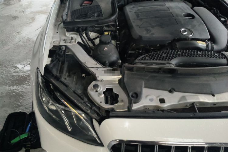 Used Mercedes-Benz E-Class 2019 Restyled E 300 L Sport Luxury Edition Engine Bay Right