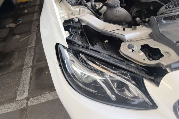 Used Mercedes-Benz E-Class 2019 Restyled E 300 L Sporty and Stylish Edition Engine Bay Right