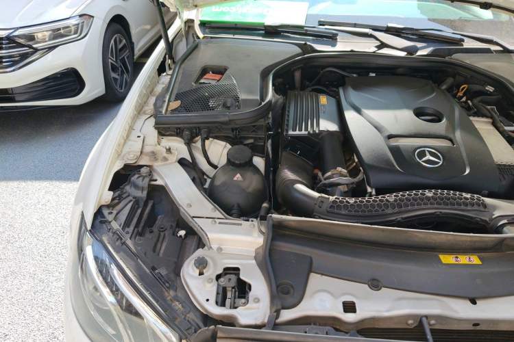 Used Mercedes-Benz E-Class 2019 E 300 L Luxury Model Engine Bay Right