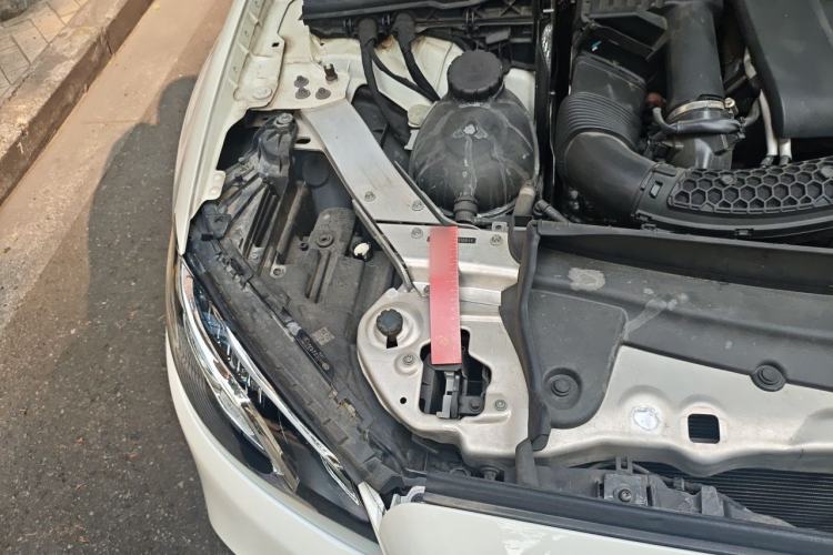 Used Mercedes-Benz E-Class 2019 E 300 L Sporty and Stylish Model Engine Bay Right