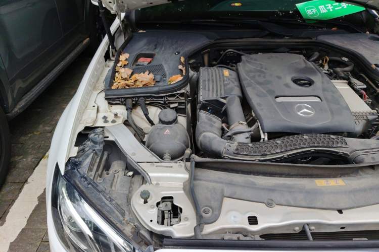 Used Mercedes-Benz E-Class 2019 E 300 L Sport Luxury Edition Engine Bay Right