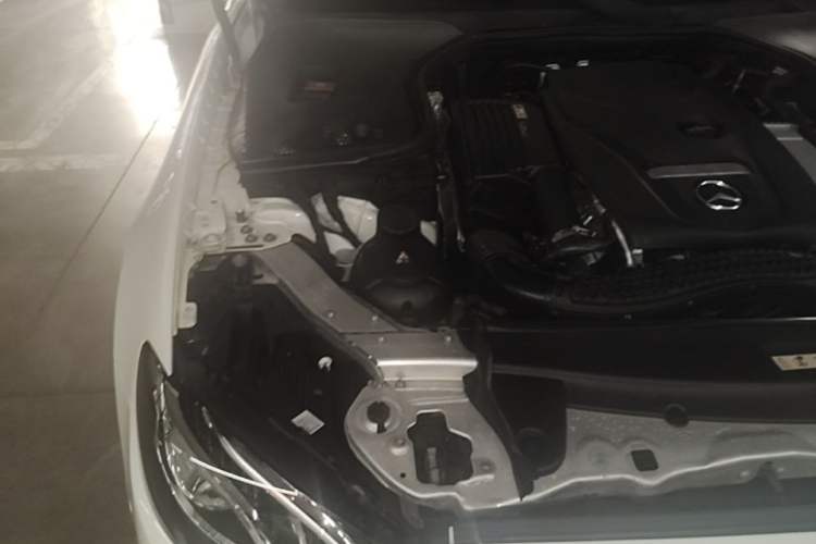 Used Mercedes-Benz E-Class 2019 E 200 Coupe Engine Bay Right