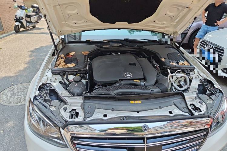 Used Mercedes-Benz E-Class 2019 Restyled E 300 L Luxury Edition Engine Bay Right