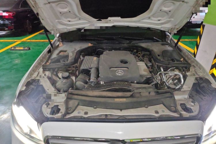 Used Mercedes-Benz E-Class 2019 E 300 L Sporty and Stylish Model Engine Bay Right