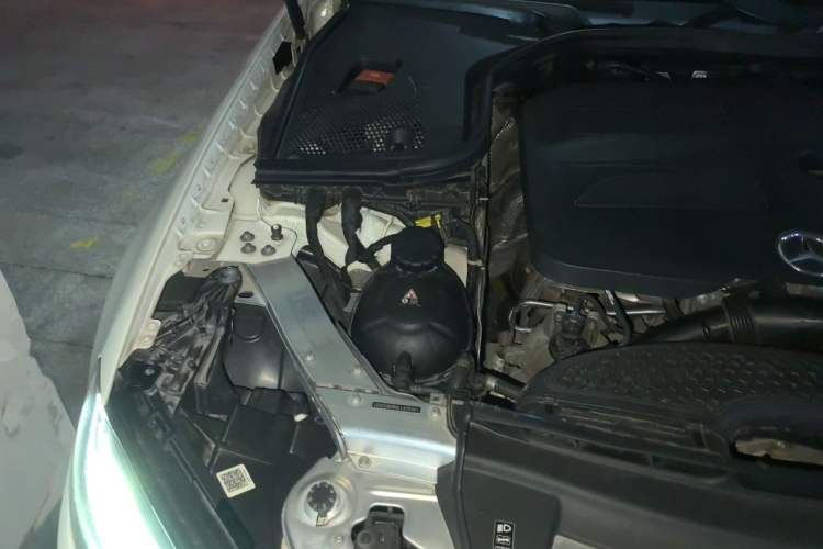 Used Mercedes-Benz E-Class 2019 Restyled E 300 L Luxury Edition Engine Bay Right