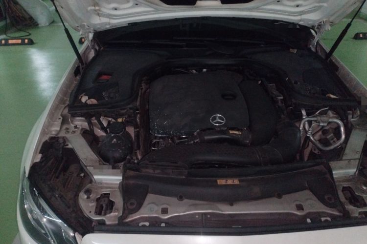 Used Mercedes-Benz E-Class 2019 Restyled E 300 L Sport Luxury Edition Engine Bay Right