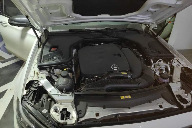 Used Mercedes-Benz E-Class 2019 E 260 Sport Edition Engine Bay Right