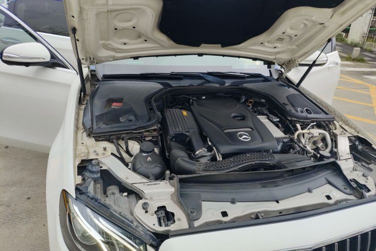 Used Mercedes-Benz E-Class 2019 E 300 L Sport Luxury Edition Engine Bay Right