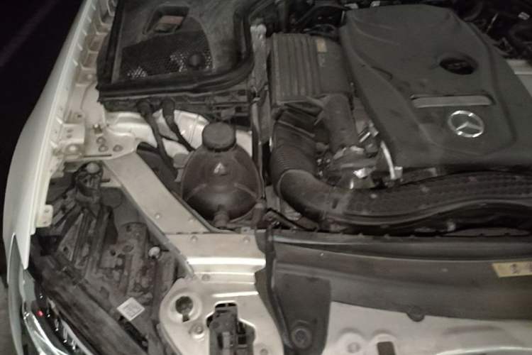 Used Mercedes-Benz E-Class 2019 E 200 Coupe Engine Bay Right