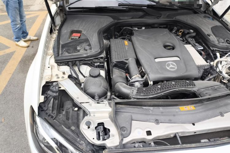 Used Mercedes-Benz E-Class 2019 E 300 L Sport Luxury Edition Engine Bay Right