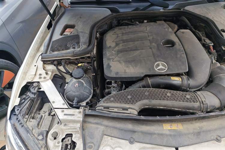 Used Mercedes-Benz E-Class 2019 E 260 L Engine Bay Right