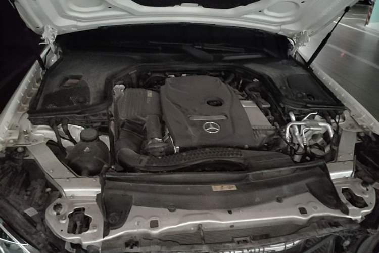 Used Mercedes-Benz E-Class 2019 E 200 Coupe Engine Bay