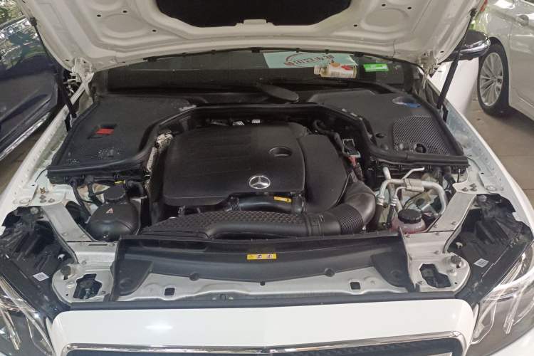 Used Mercedes-Benz E-Class 2019 E 260 Sport Edition Engine Bay