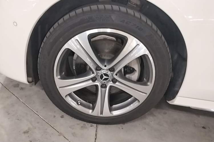 Used Mercedes-Benz E-Class 2019 E 260 L Sport Edition Exterior 1