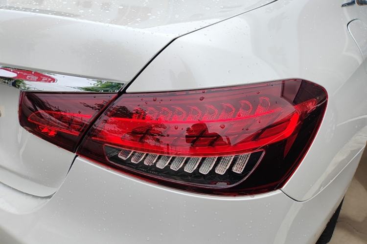 Used Mercedes-Benz E-Class 2019 Restyled E 300 L Sporty and Stylish Edition Exterior 3