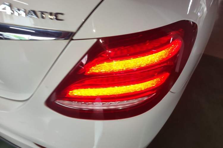 Used Mercedes-Benz E-Class 2019 E 260 L Sport 4MATIC Exterior 3