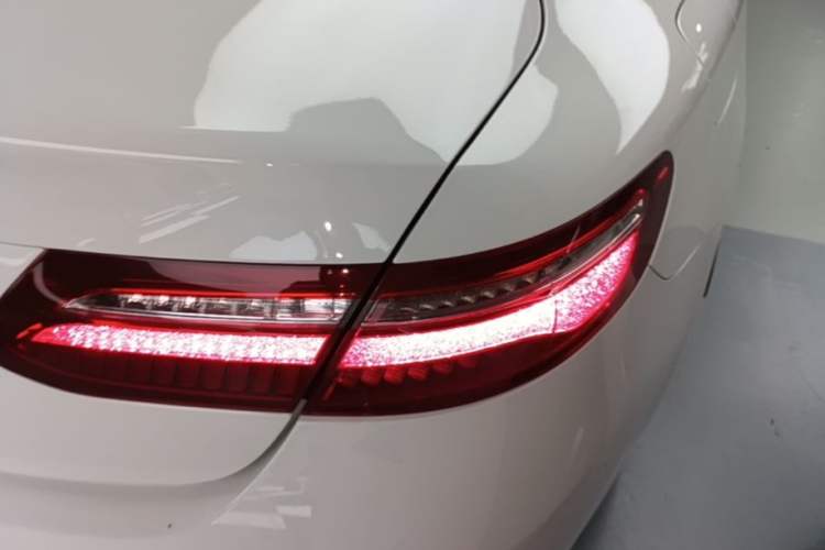 Used Mercedes-Benz E-Class 2019 E 200 Coupe Exterior 3