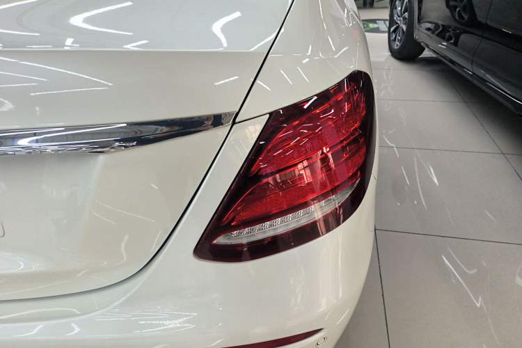 Used Mercedes-Benz E-Class 2019 Restyled E 300 L Sporty and Stylish Edition Exterior 3
