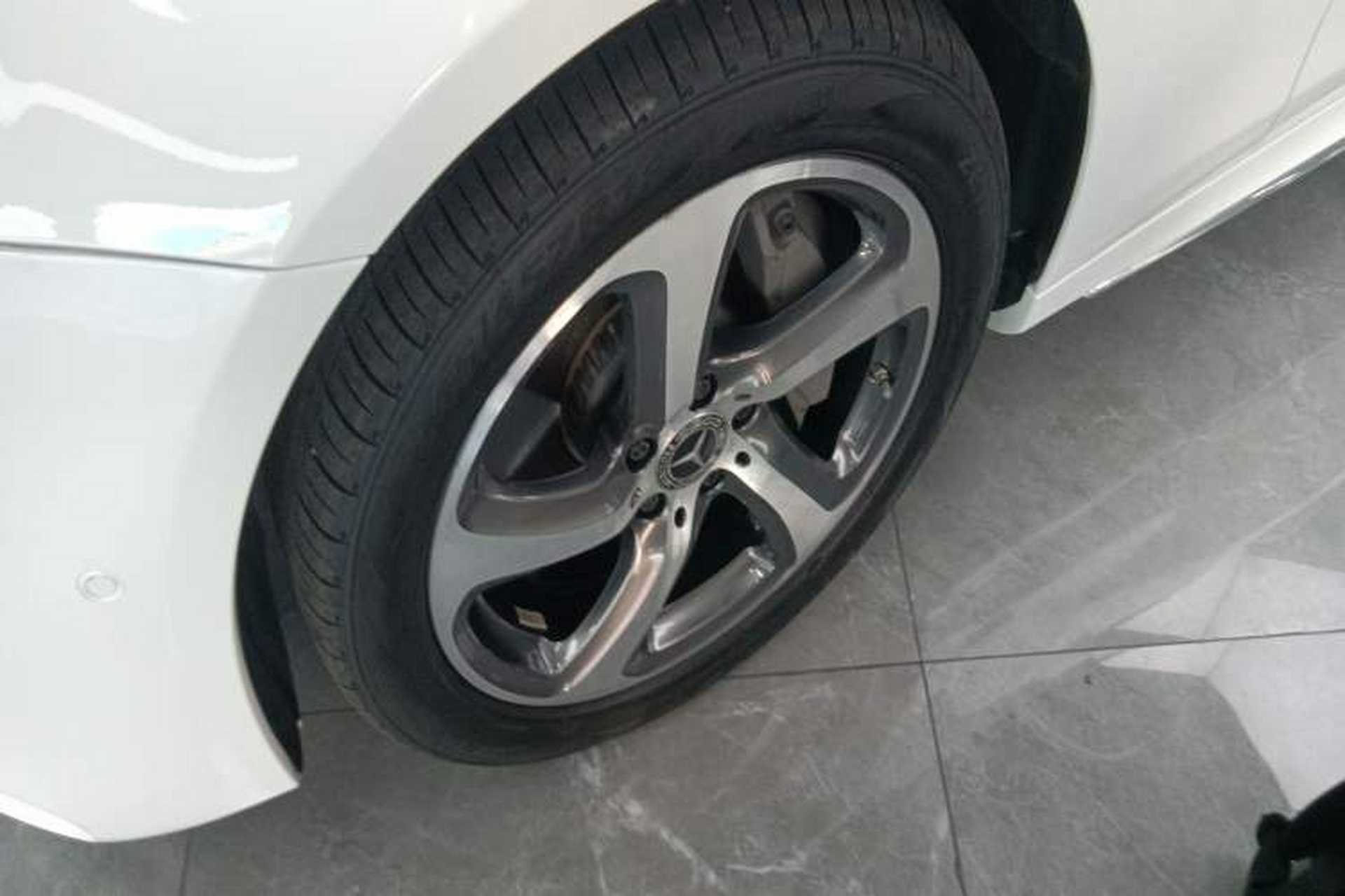 Used Mercedes-Benz E-Class 2019 Restyled E 300 L Sporty and Stylish Edition Exterior 4