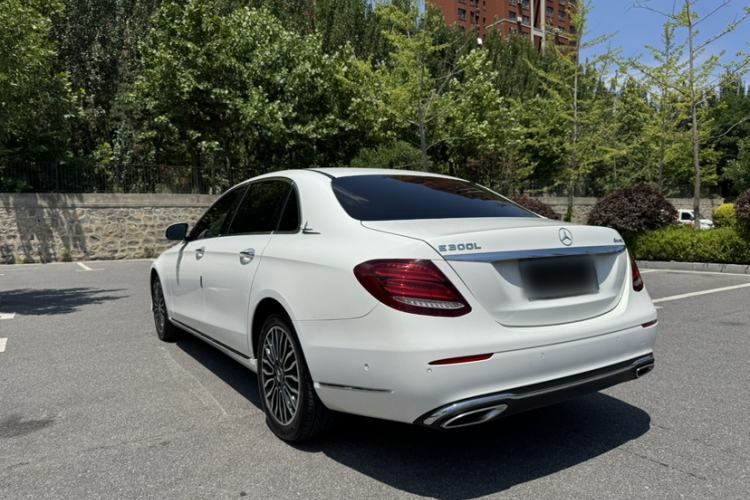 Used Mercedes-Benz E-Class 2019 E 200 L Exterior 4