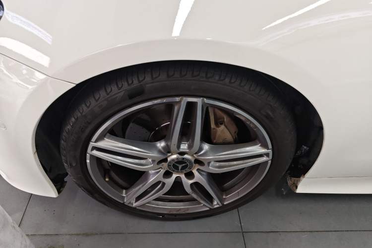Used Mercedes-Benz E-Class 2019 E 200 Coupe Exterior 4