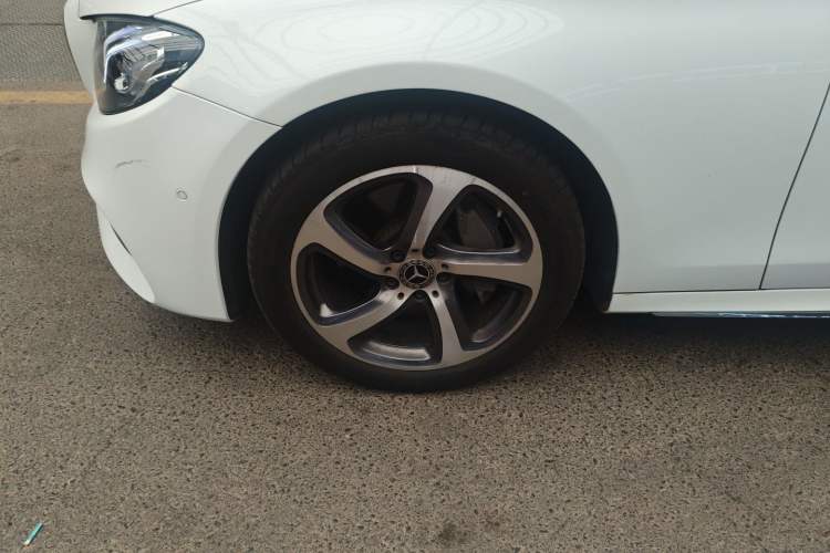 Used Mercedes-Benz E-Class 2019 Restyled E 300 L Sporty and Stylish Edition Exterior 4